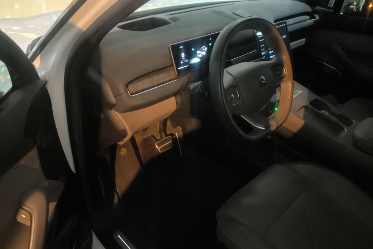 Used Nio ES7 2022 75 kWh Driver Seat