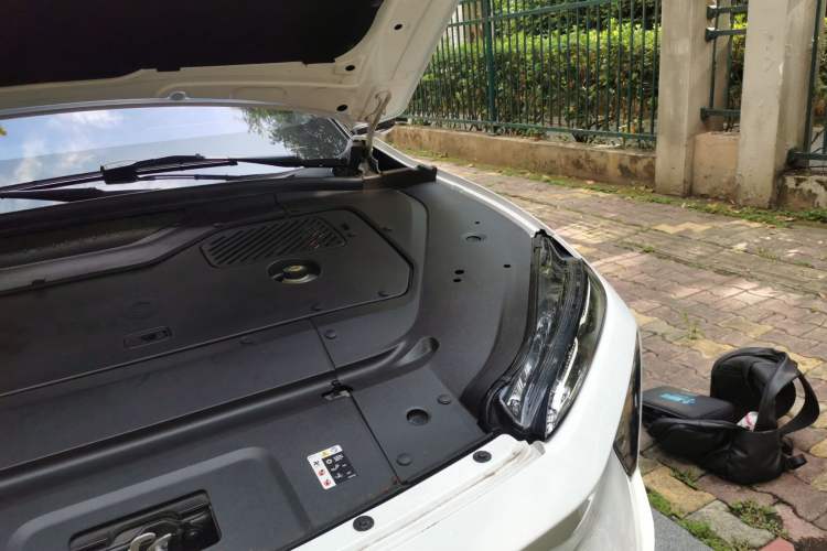 Used Nio ES7 2022 75 kWh Engine Bay Left