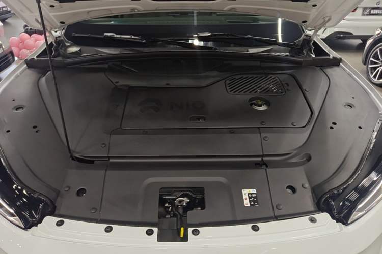Used Nio ES7 2022 75 kWh Engine Bay