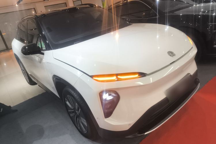Used Nio ES7 2022 75 kWh Front Right 45 Deg