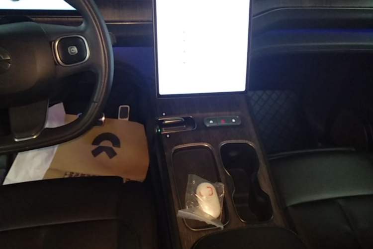 Used Nio ES7 2022 75 kWh Gear Lever