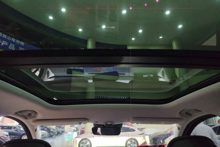 Used Nio ES7 2022 75 kWh Headliner
