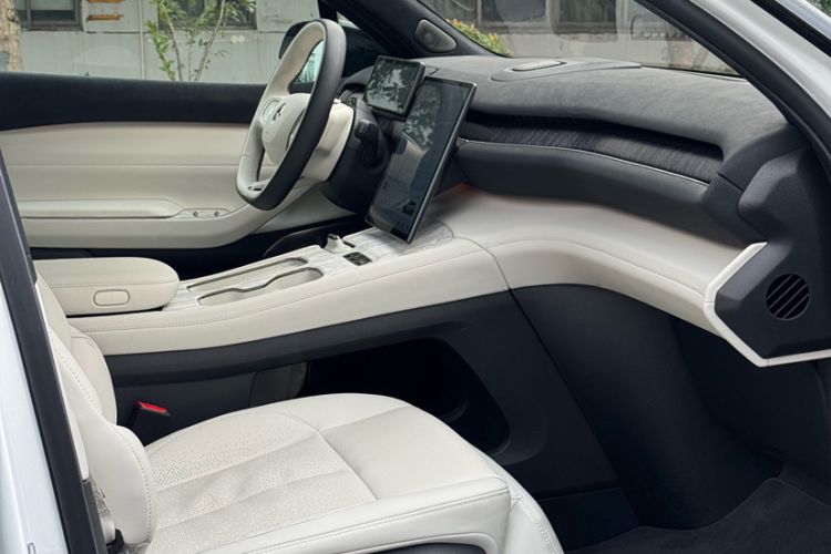 Used Nio ES7 2022 75 kWh Interior 10