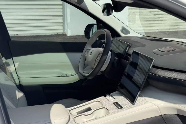 Used Nio ES7 2022 100 kWh Interior 10