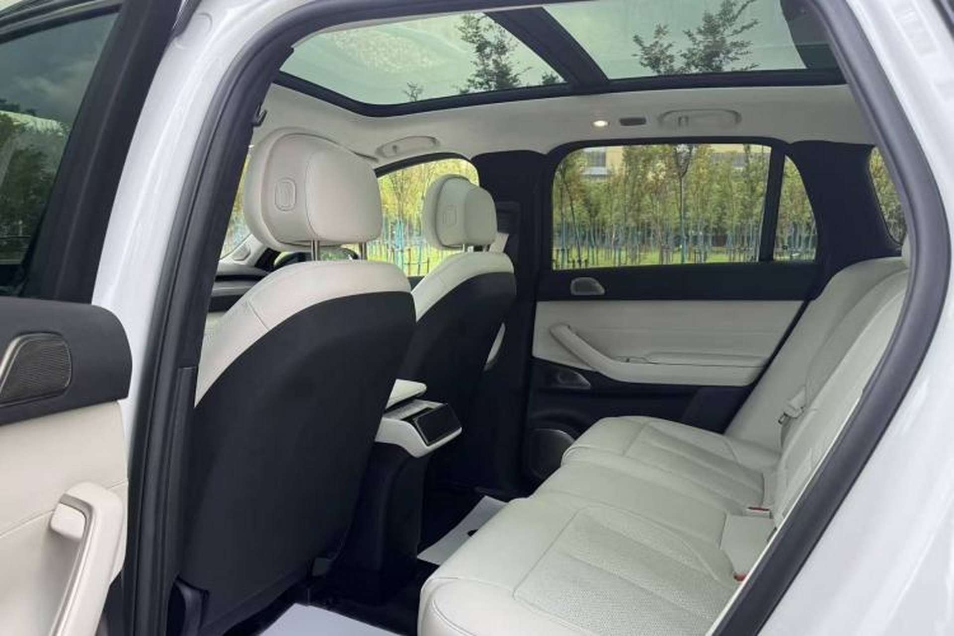 Used Nio ES7 2022 100 kWh Interior 6