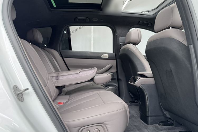 Used Nio ES7 2022 75 kWh Interior 6