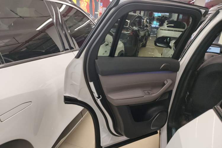 Used Nio ES7 2022 75 kWh Interior 8