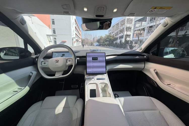 Used Nio ES7 2022 100 kWh Interior 8