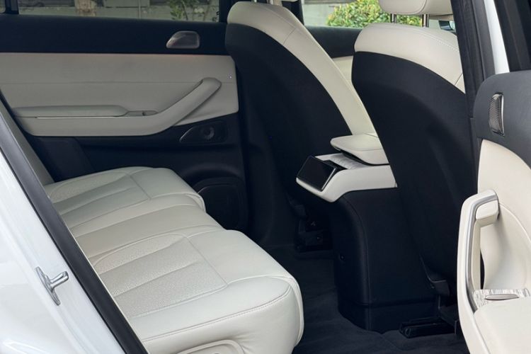 Used Nio ES7 2022 75 kWh Interior 9