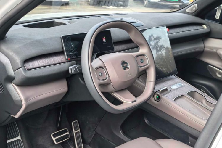 Used Nio ES7 2022 75 kWh Interior 9