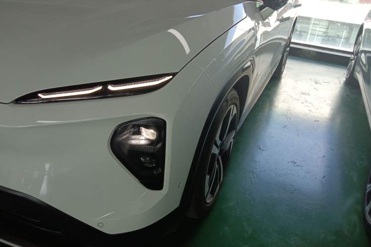 Used Nio ES7 2022 75 kWh Left Front Headlight