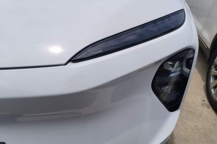 Used Nio ES7 2022 75 kWh Left Front Headlight