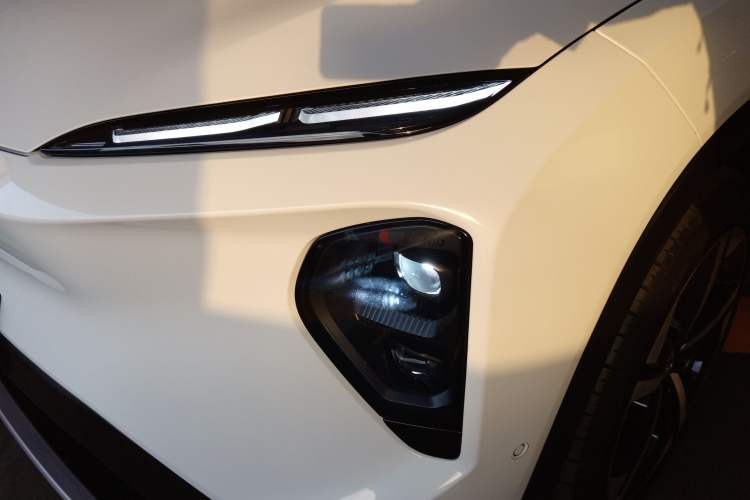 Used Nio ES7 2022 100kWh First Edition Left Front Headlight