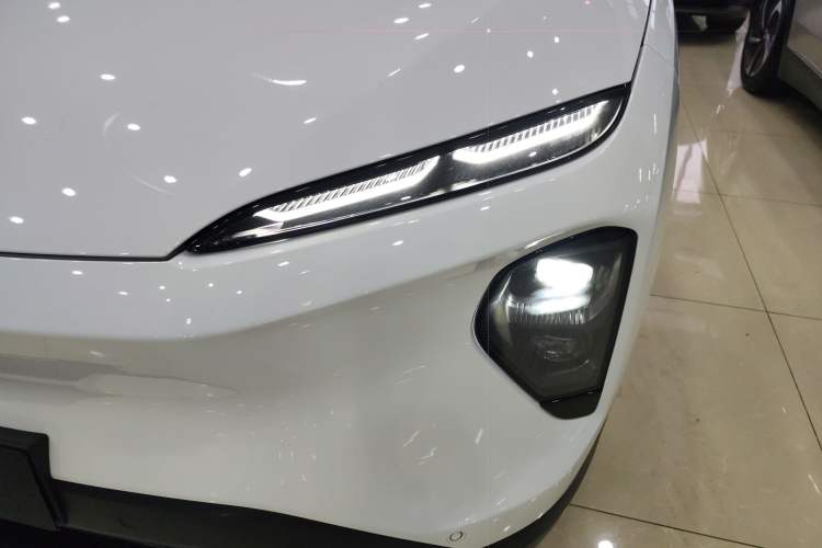 Used Nio ES7 2022 75 kWh Left Front Headlight