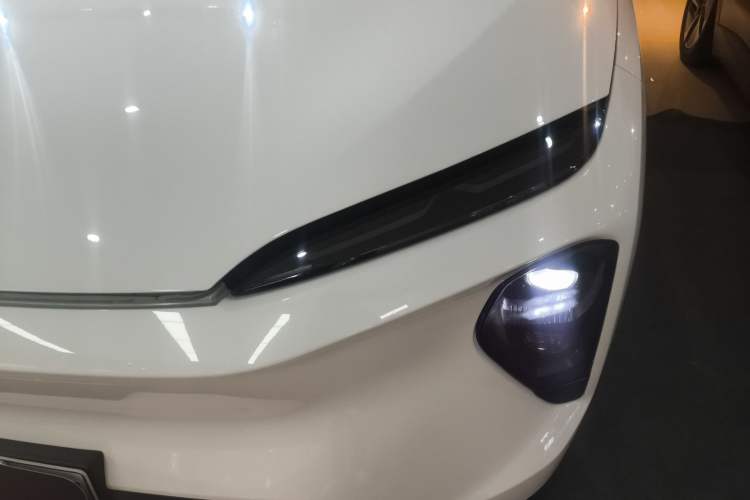 Used Nio ES7 2022 75 kWh Left Front Headlight