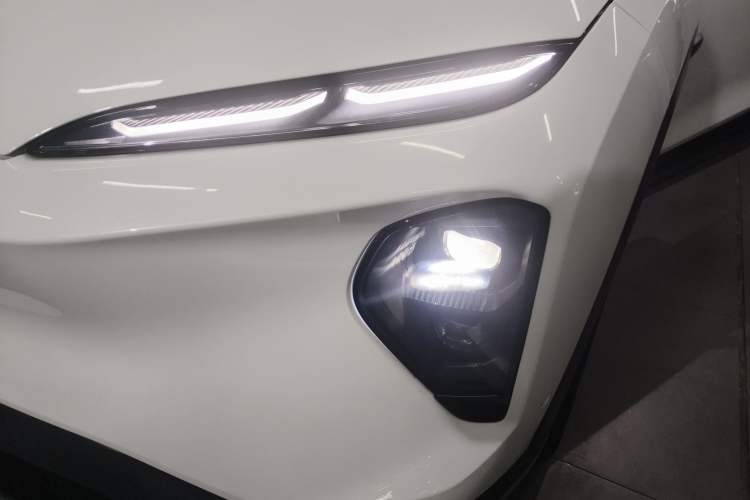 Used Nio ES7 2022 100 kWh Left Front Headlight