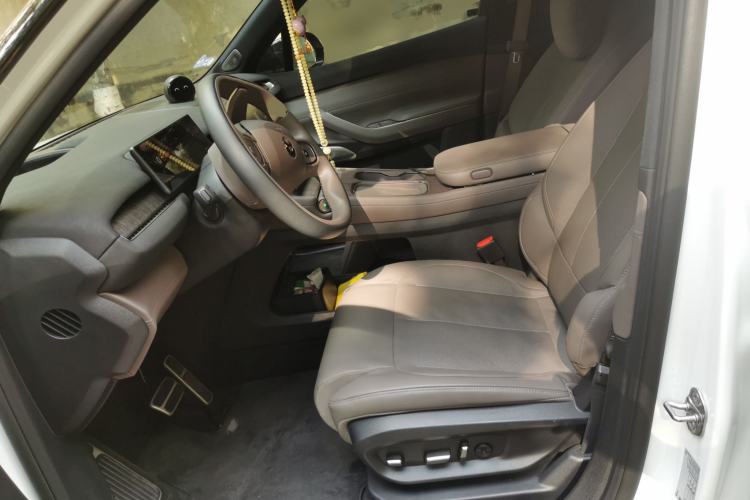 Used Nio ES7 2022 75 kWh Left Front Seat