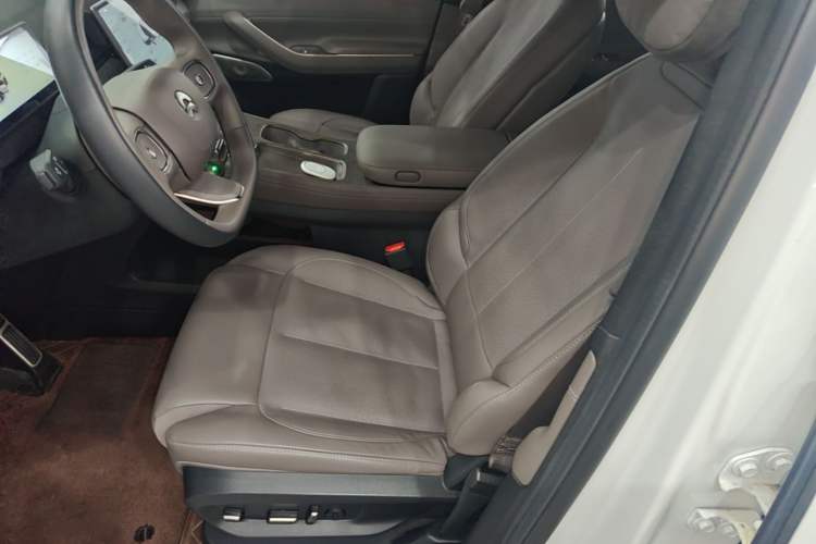 Used Nio ES7 2022 75 kWh Left Front Seat