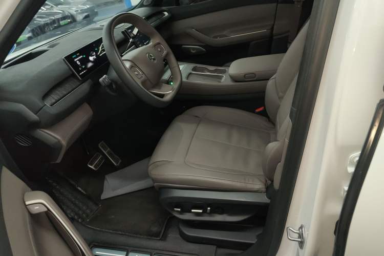 Used Nio ES7 2022 75 kWh Left Front Seat