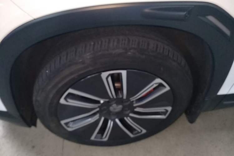 Used Nio ES7 2022 75 kWh Left Front Wheel Hub