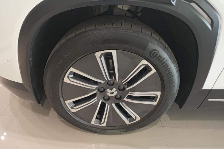 Used Nio ES7 2022 100 kWh Left Front Wheel Hub