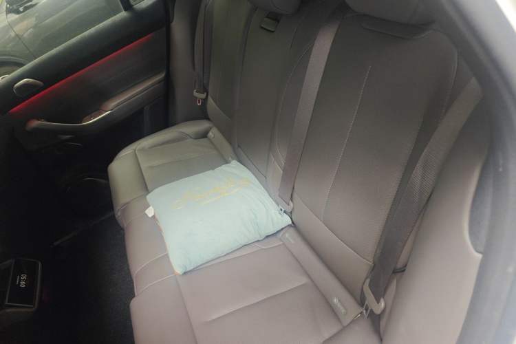 Used Nio ES7 2022 75 kWh Left Rear Seat