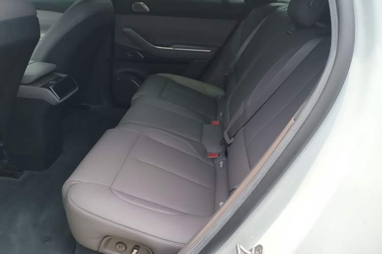 Used Nio ES7 2022 75 kWh Left Rear Seat