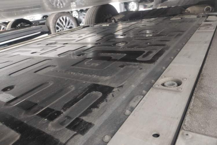 Used Nio ES7 2022 75 kWh Left Side Sill