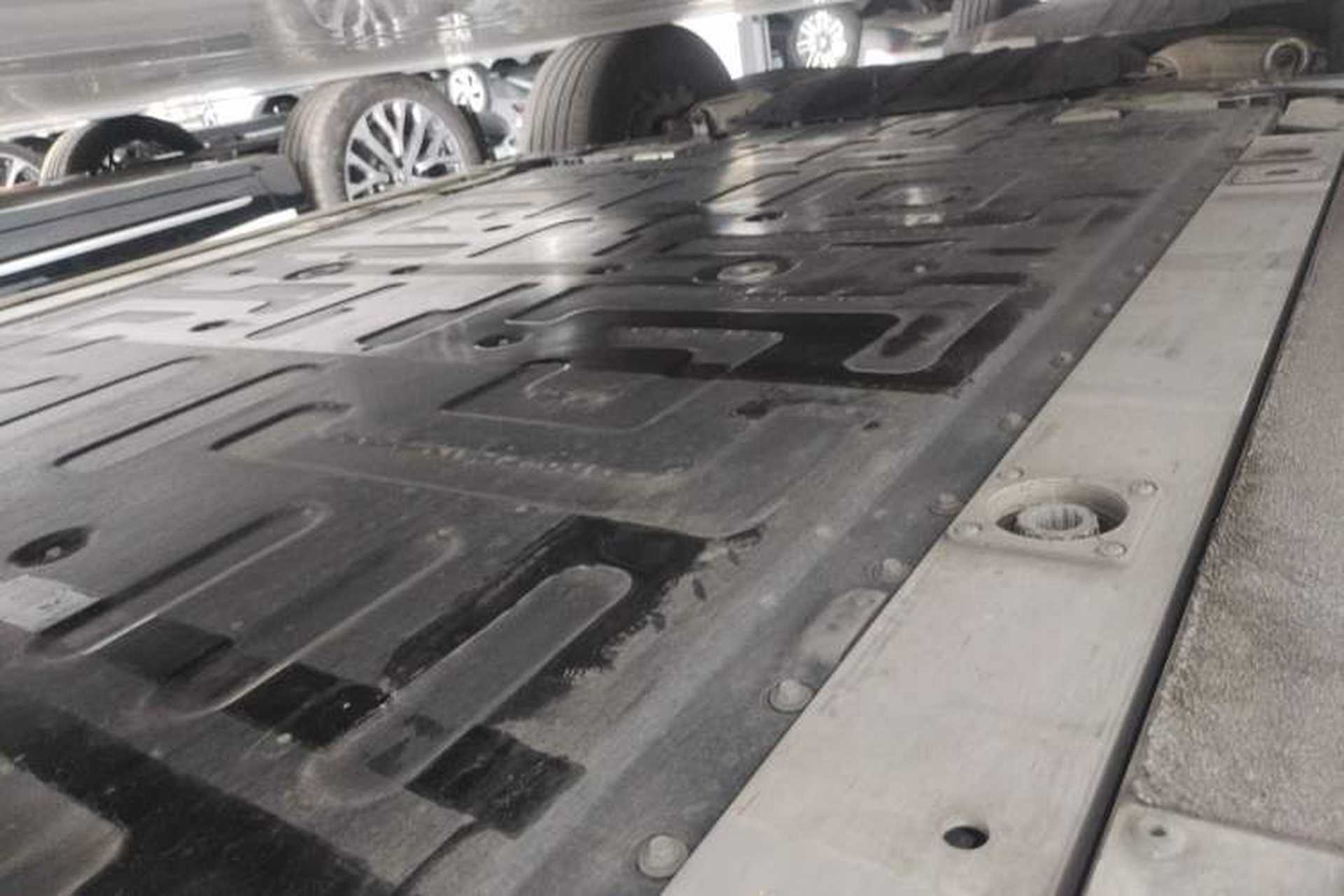 Used Nio ES7 2022 75 kWh Left Side Sill