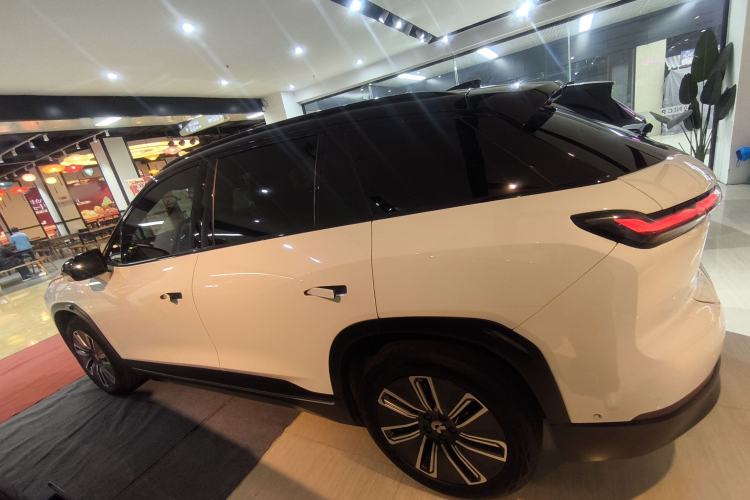 Used Nio ES7 2022 75 kWh Left Side