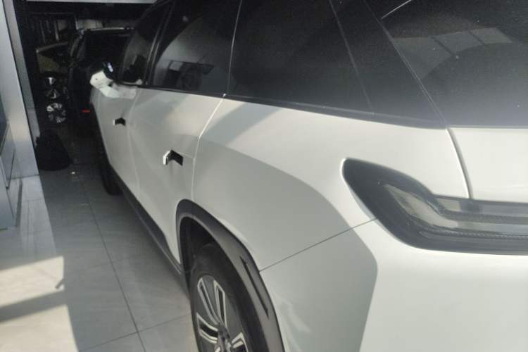 Used Nio ES7 2022 75 kWh Left Side
