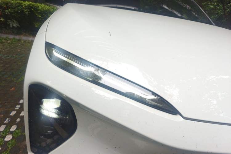 Used Nio ES7 2022 75 kWh Right Front Headlight