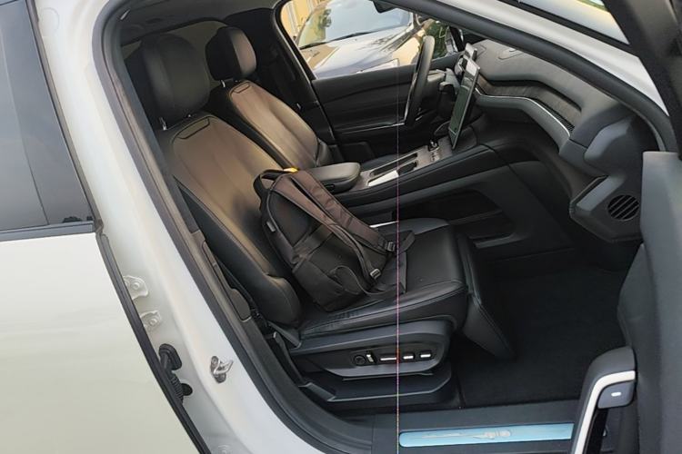 Used Nio ES7 2022 75 kWh Right Front Seat