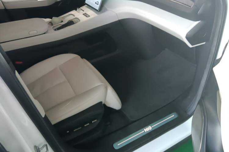 Used Nio ES7 2022 75 kWh Right Front Seat