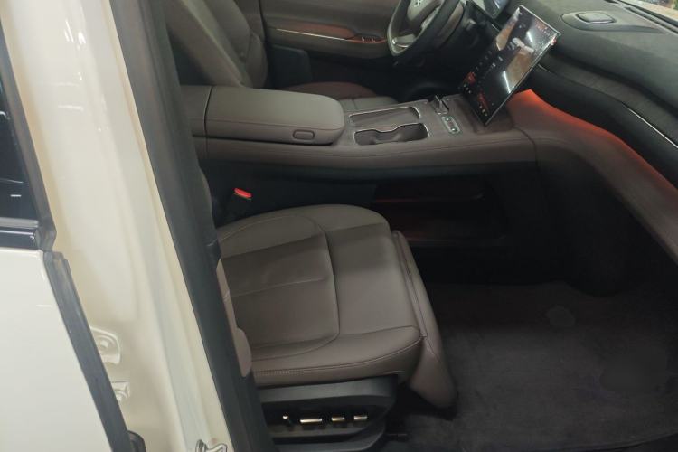 Used Nio ES7 2022 75 kWh Right Front Seat