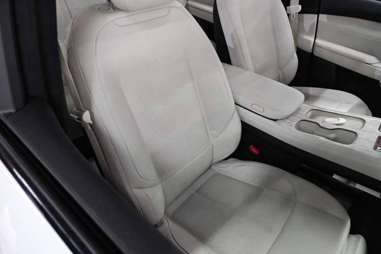 Used Nio ES7 2022 100 kWh Right Front Seat
