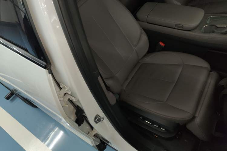 Used Nio ES7 2022 75 kWh Right Front Seat