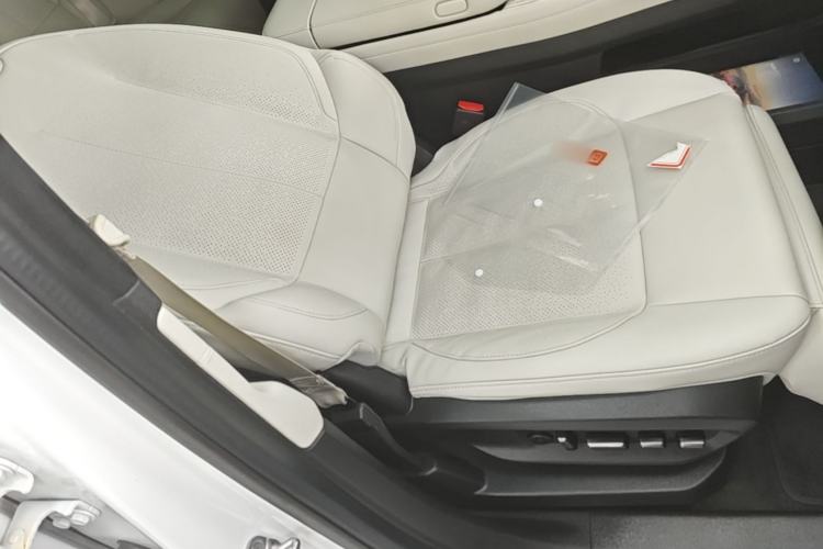 Used Nio ES7 2022 75 kWh Right Front Seat