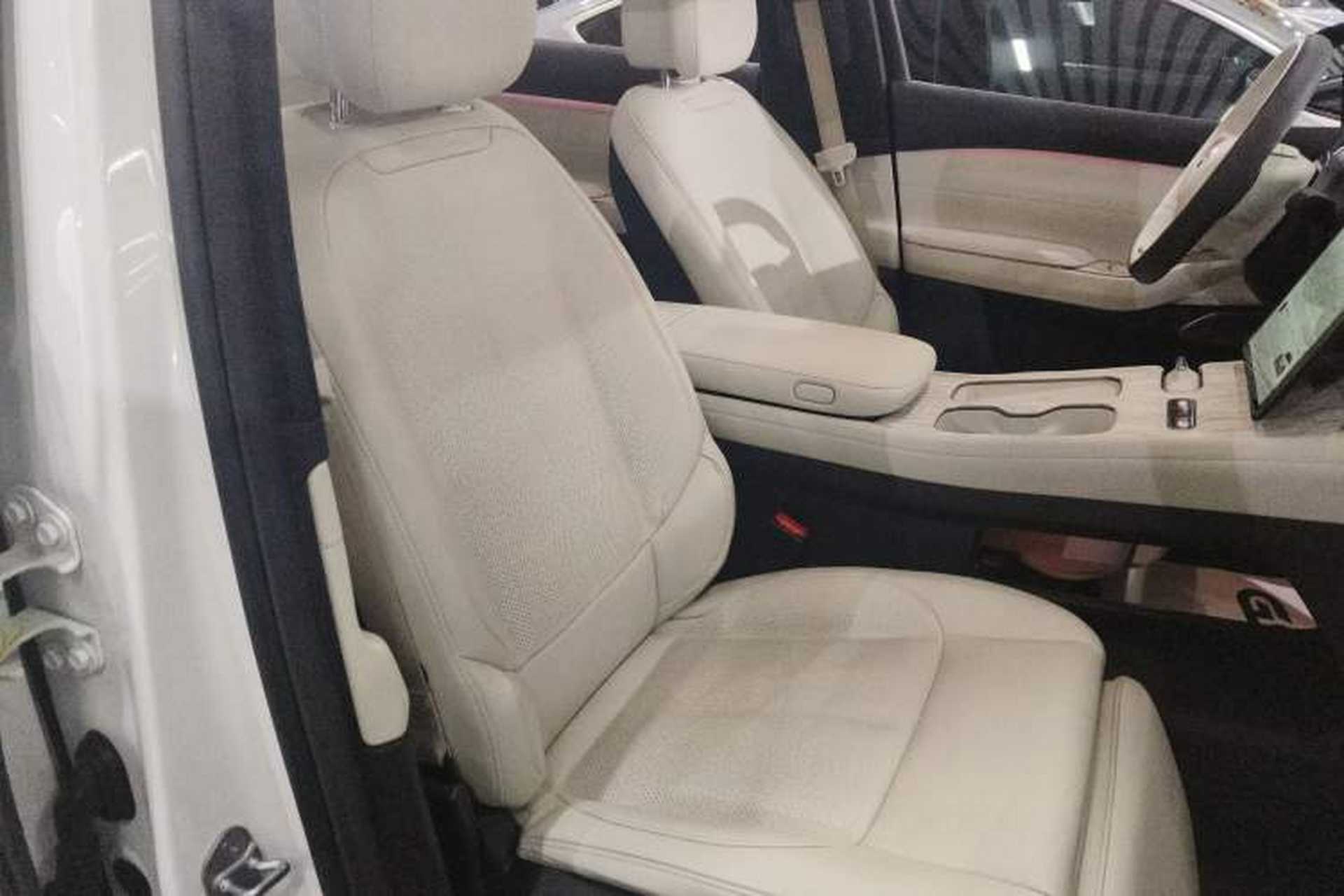 Used Nio ES7 2022 100 kWh Right Front Seat