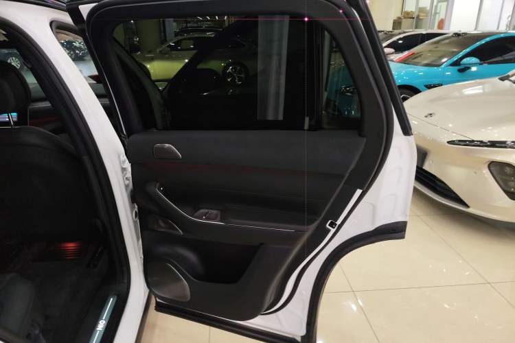 Used Nio ES7 2022 75 kWh Right Rear Door Interior
