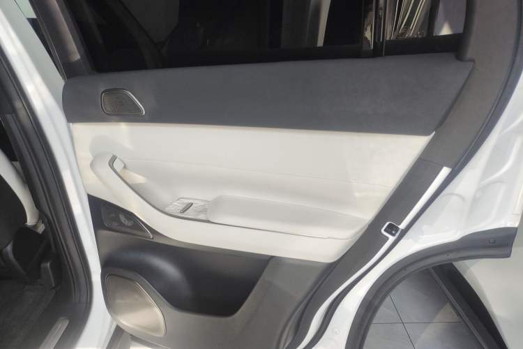 Used Nio ES7 2022 75 kWh Right Rear Door Interior