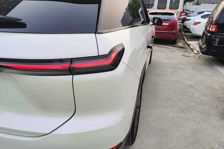 Used Nio ES7 2022 75 kWh Right Rear Taillight