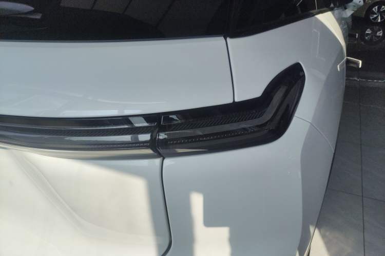 Used Nio ES7 2022 75 kWh Right Rear Taillight
