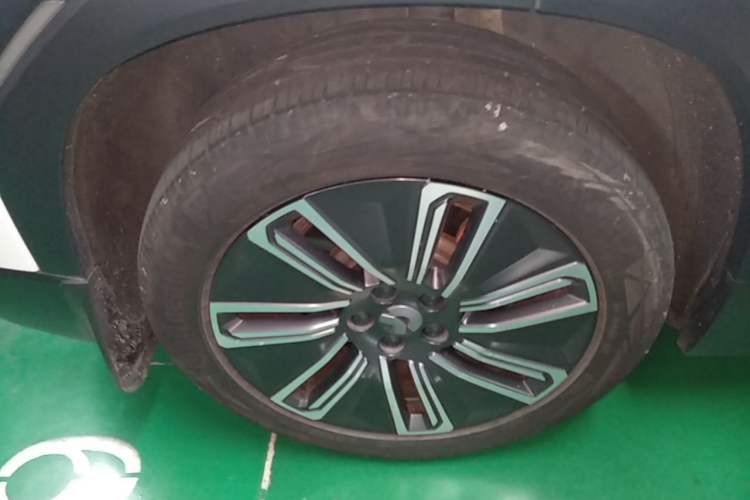 Used Nio ES7 2022 75 kWh Right Rear Wheel Hub