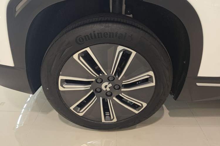 Used Nio ES7 2022 100 kWh Right Rear Wheel Hub