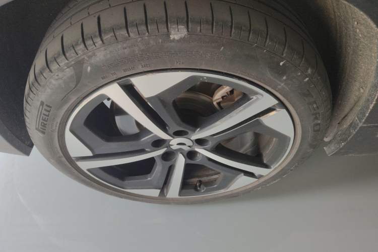 Used Nio ES7 2022 100kWh First Edition Right Rear Wheel Hub