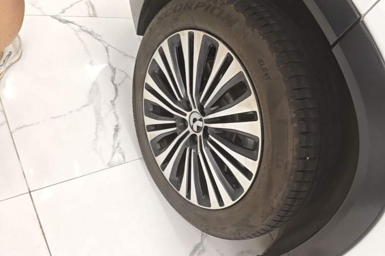 Used Nio ES7 2022 75 kWh Right Rear Wheel Hub