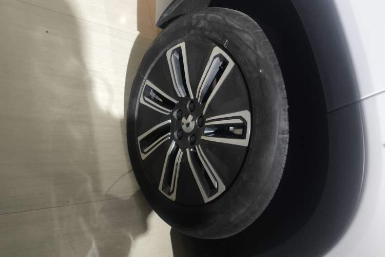 Used Nio ES7 2022 75 kWh Right Rear Wheel Hub