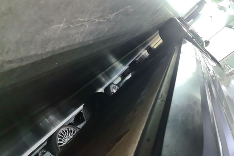 Used Nio ES7 2022 75 kWh Right Side Sill