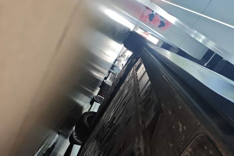 Used Nio ES7 2022 75 kWh Right Side Sill